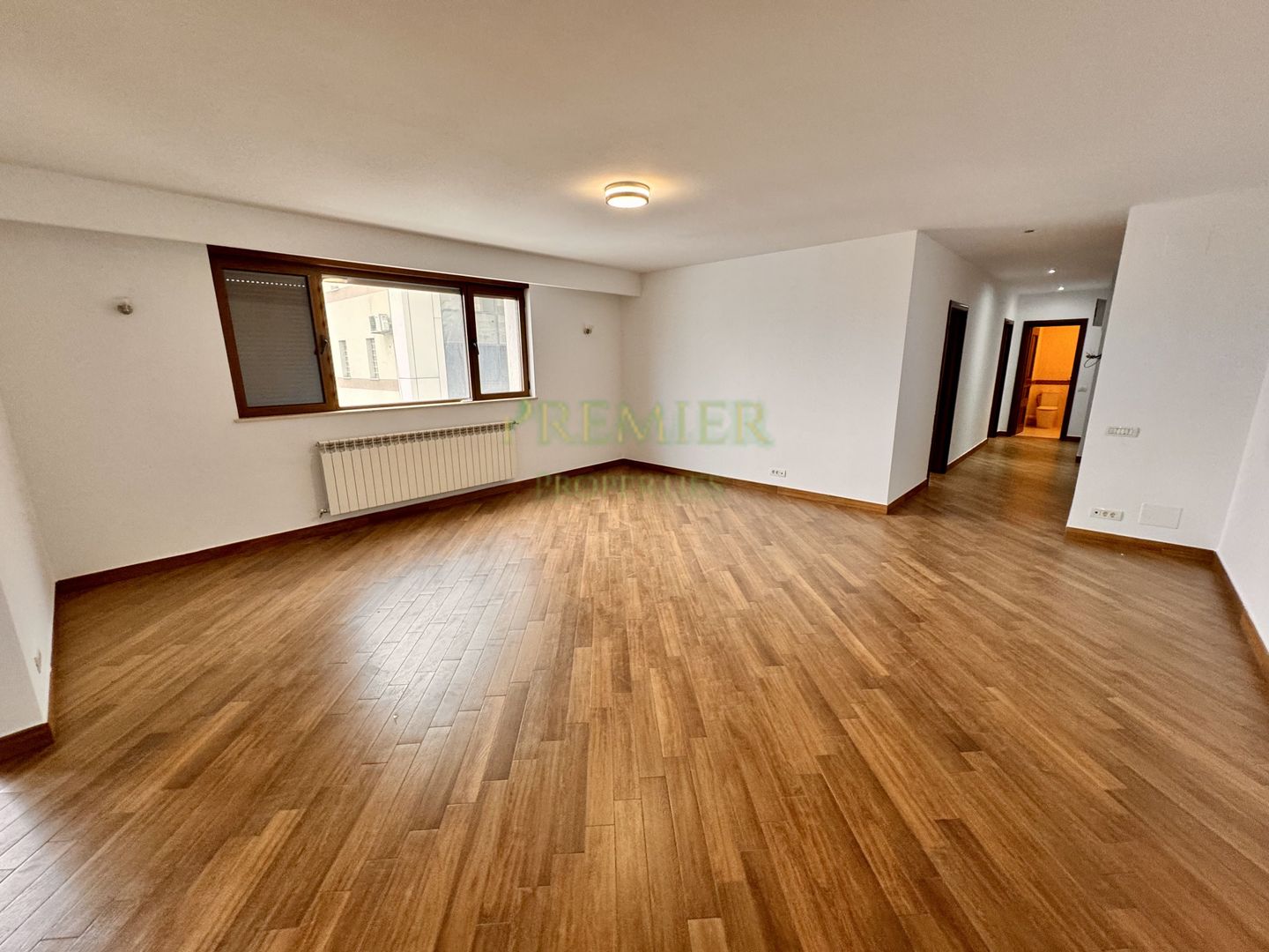 APARTAMENT CU 3 CAMERE DE VANZARE IN BLOC SOLID | DOROBANTI | R.BELLER | - Poză 2