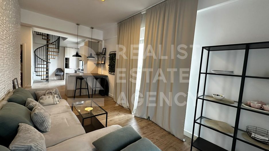 Închiriere, Penthouse cu 2 camere + loc de parcare - Poză 1