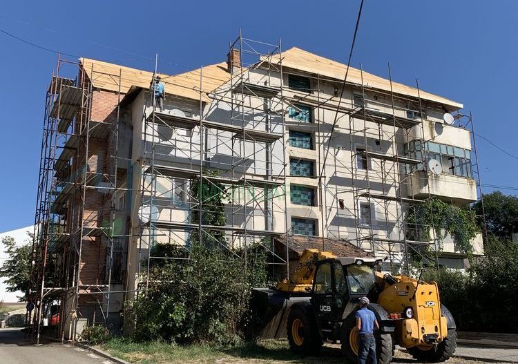 Vand apartament  4 camere in Targu Frumos - Poză 1