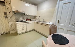 Apartament 4 camere spatios  in zona Sinaia - Poză 1