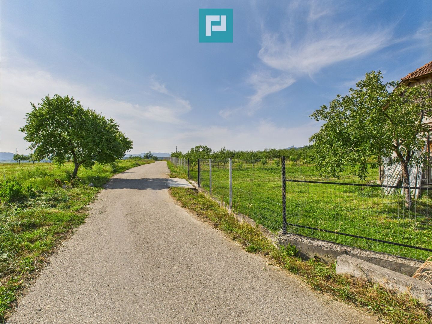 Casă cu teren de 4707 mp în Hălmăgel, județul Arad - Poză 17