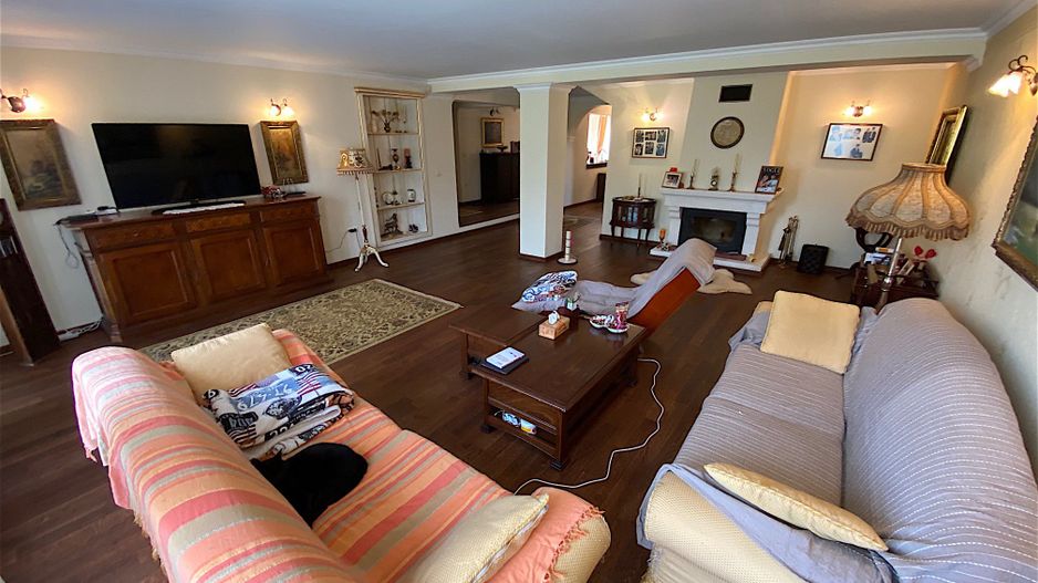 Casa in stil clasic zona Ghiroda - Poză 3