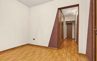 Apartament cu 3 camere decomandat etaj intermediar - Poză 3