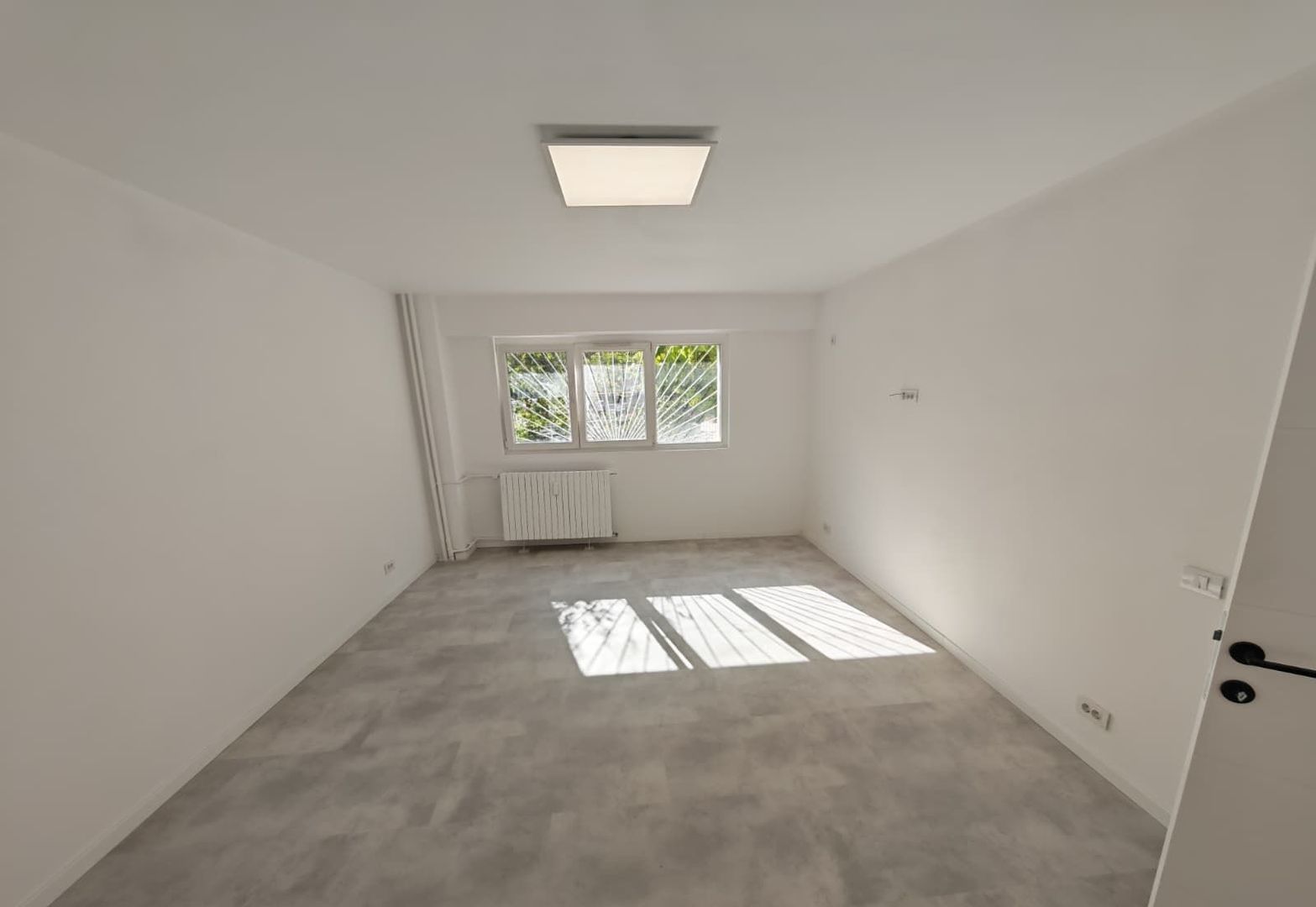 Vanzare Garsonieră renovată integral, 37 mp – 13 Septembrie - Poză 1