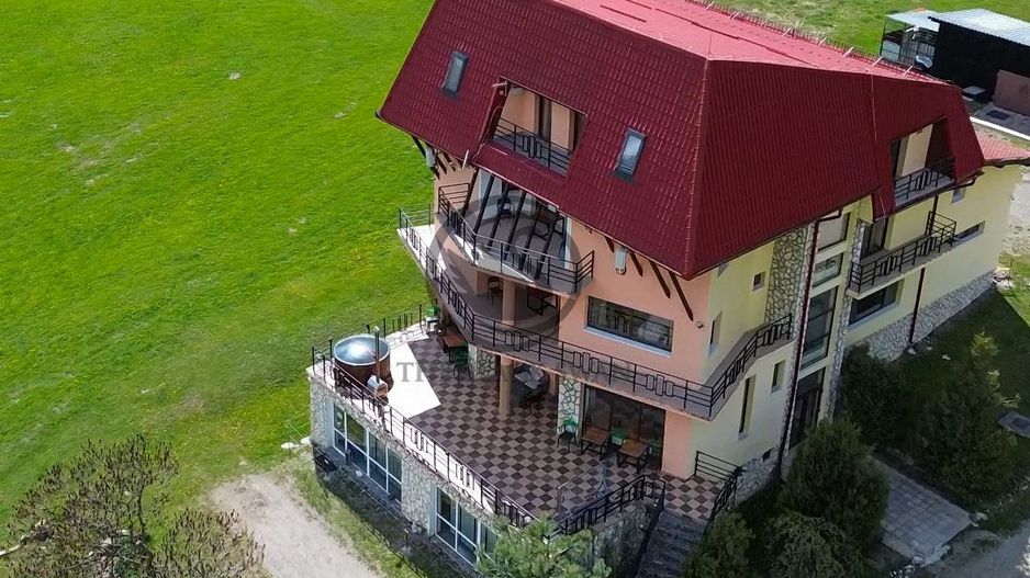 Pensiune la cheie de vanzare | 10 camere | Sacele, Brasov |Comision 0% - Poză 2