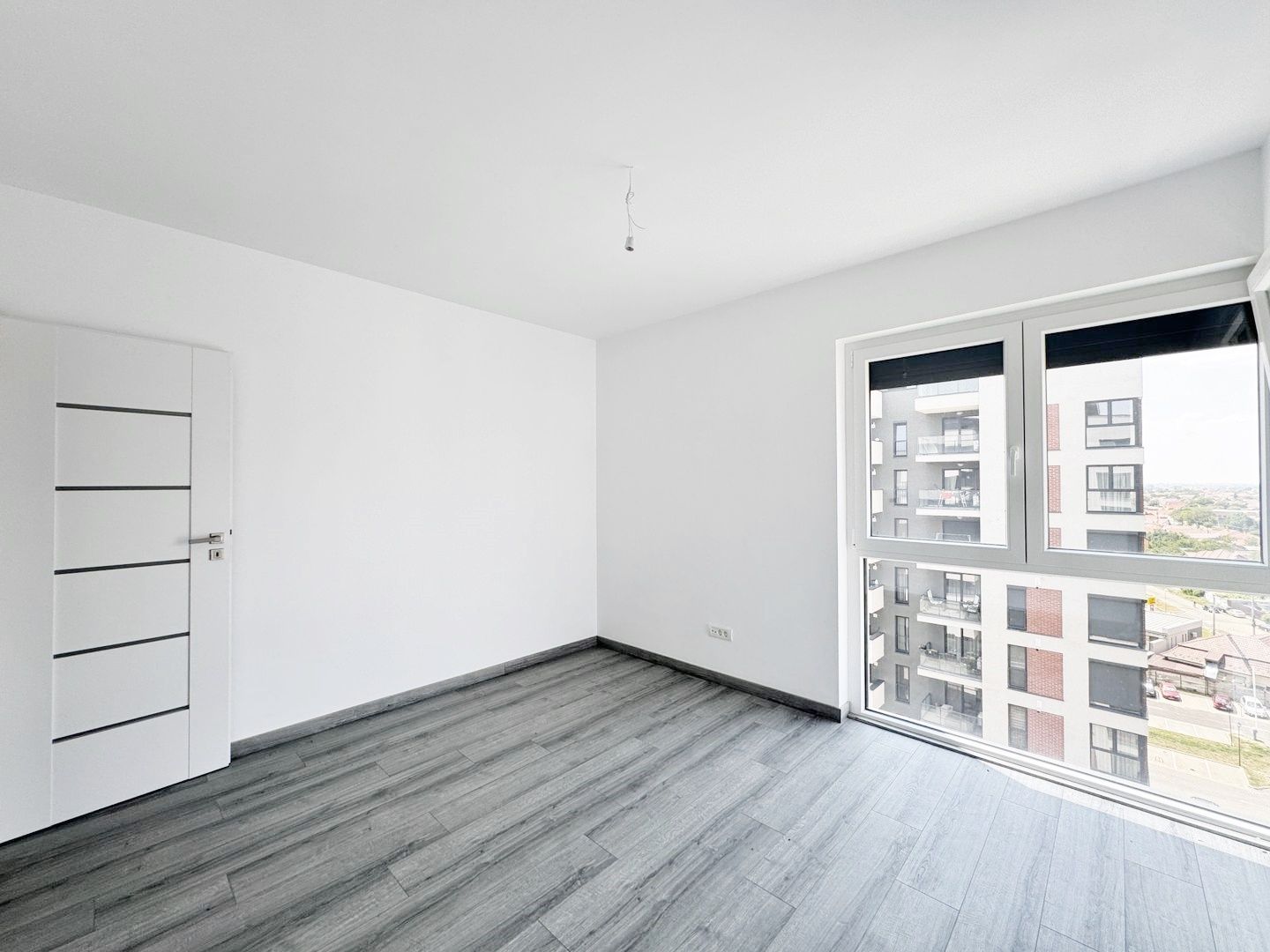 Apartament cu 3 camere, Adora Park. cu 2 locuri de parcare - Poză 2