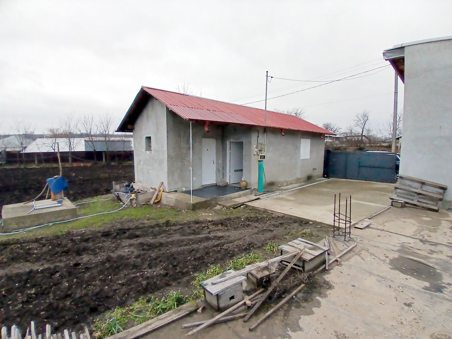 Hală, atelier și locuință, curte cu 900mp teren în Corod - Poză 5