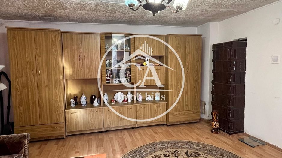 Casă de vânzare cu 5 camere în Cihei, Bihor - Poză 2
