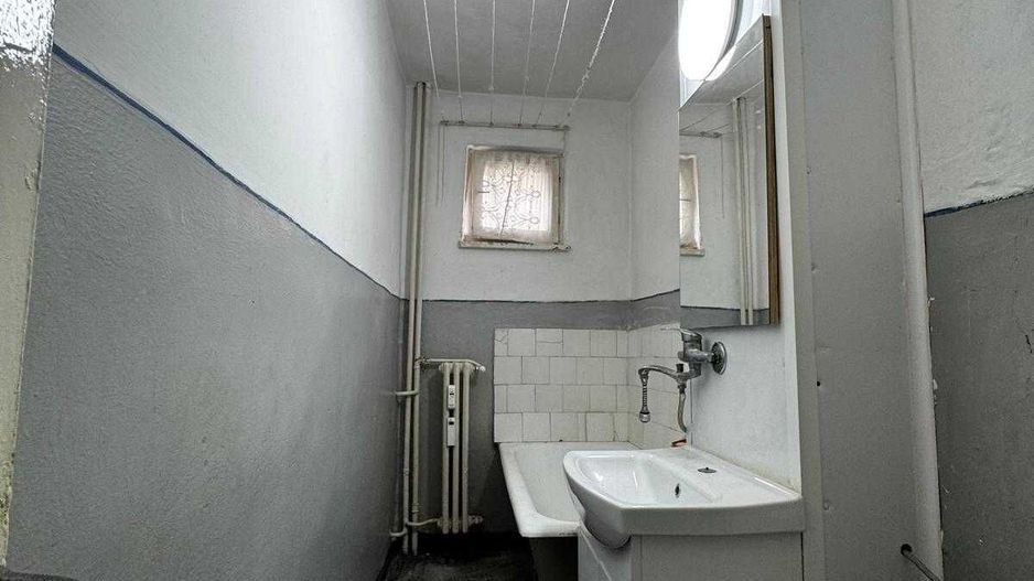 Apartament cu 3 camere | Ideal pentru renovare |  George Enescu - Poză 3