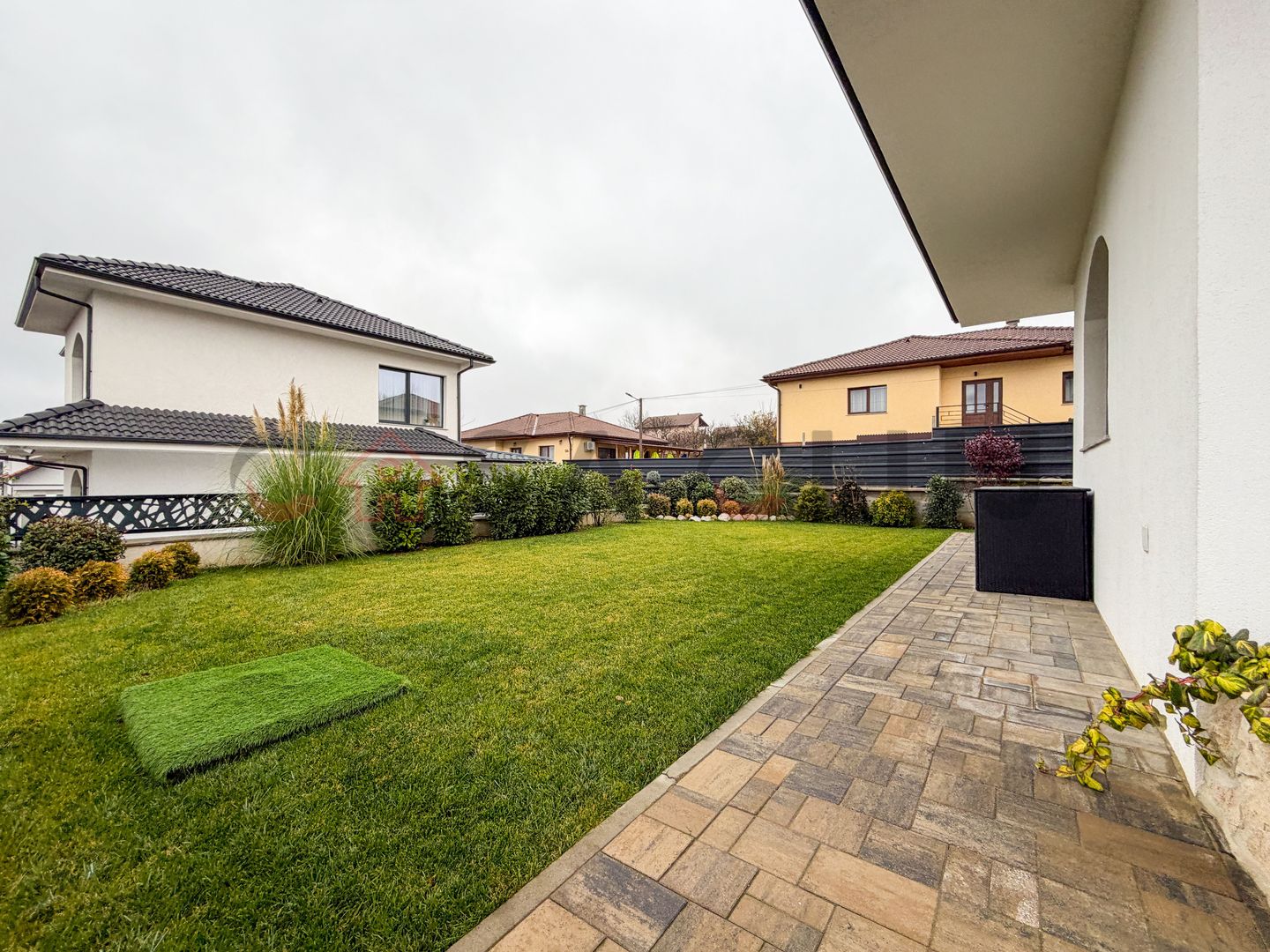 Casa individuala cu teren de 400 mp, Dezmir - Poză 2