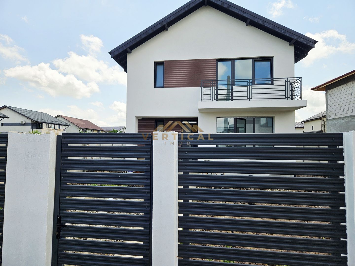 Vila 4 camere in centrul comunei Berceni - Poză 3
