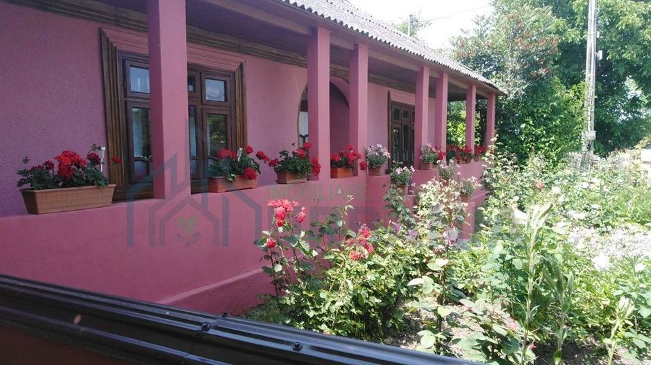 Casă cu 3 camere și teren 2100 mp, Trifești, județul Iași - Poză 1