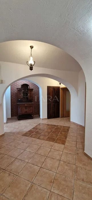 Apartament de vanzare cu 3 camere in Gruia - Poză 1