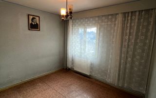 Apartament 4 camere decomandate 4 balcoane etaj 1 Str. Bâlea/Sibiu - Poză 5