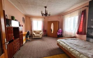 Casă cu teren generos 752 mp - ideală pentru locuință sau dezvoltare. - Poză 4