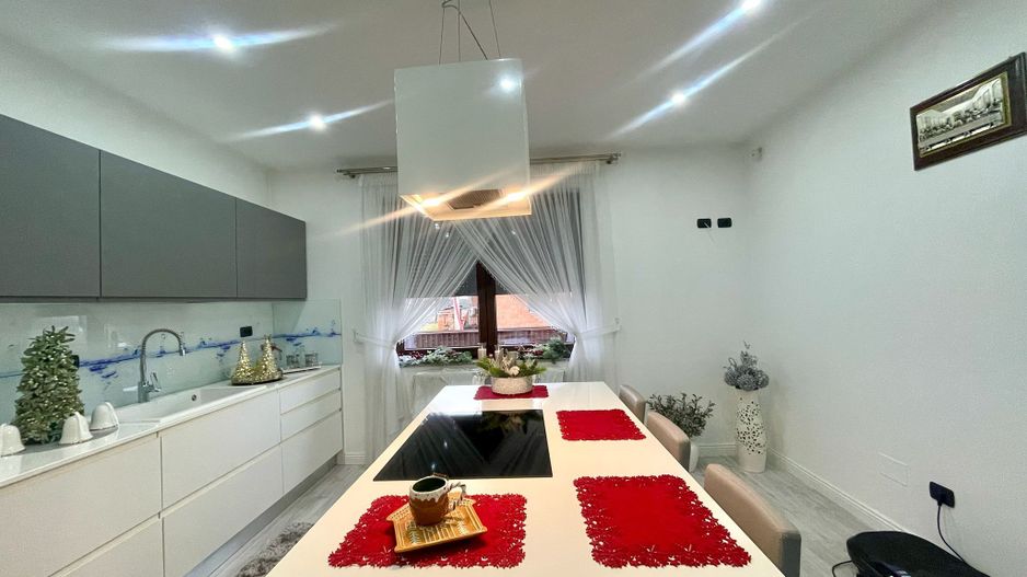 CASA COMPLET UTILATA SI MOBILATA MODERN CU GRADINA | 1100 MP |MARGINEA - Poză 25