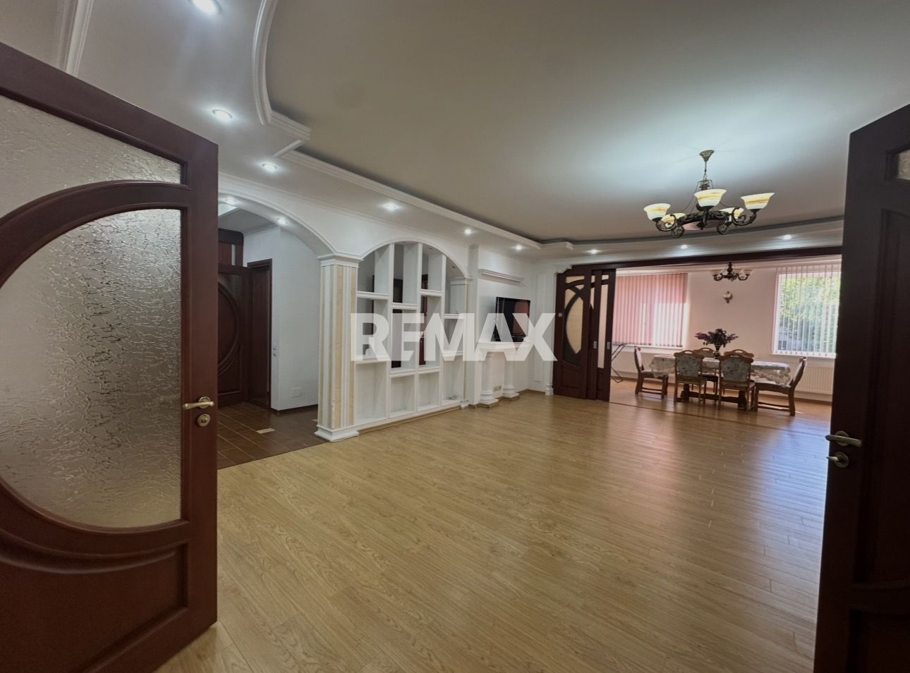 Apartament cu 2 odăi +living ultra centru, Mun. Chișinău - Poză 11