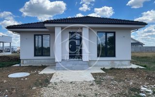 Casă de vânzare cu 4 camere în Santandrei , Bihor - Poză 1