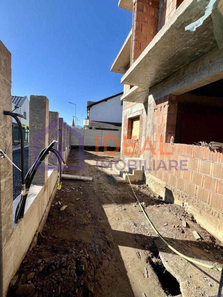 Duplex cu 4 camere si gradina in Selimbar, zona Trifoiului - Poză 4
