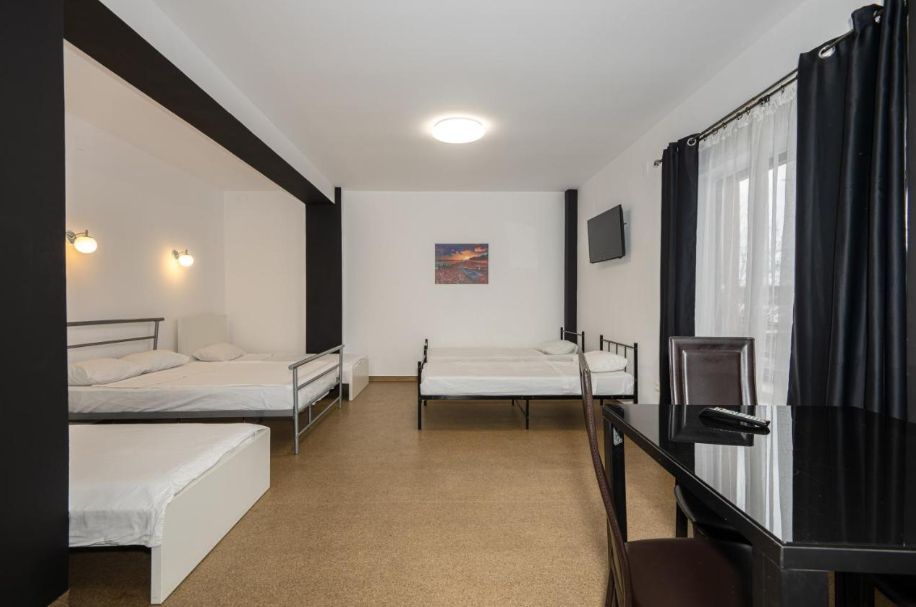 Afacere la cheie! Hotel - restaurant cu peste 40 locuri  cazare - Poză 8