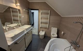 Casa individuala echipata premium cu 4 camere si 2 bai in Cristian - Poză 9