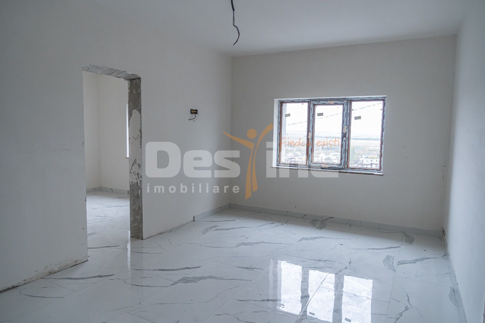 Apartament cu doua camere in bloc nou zona Pietricica. - Poză 2