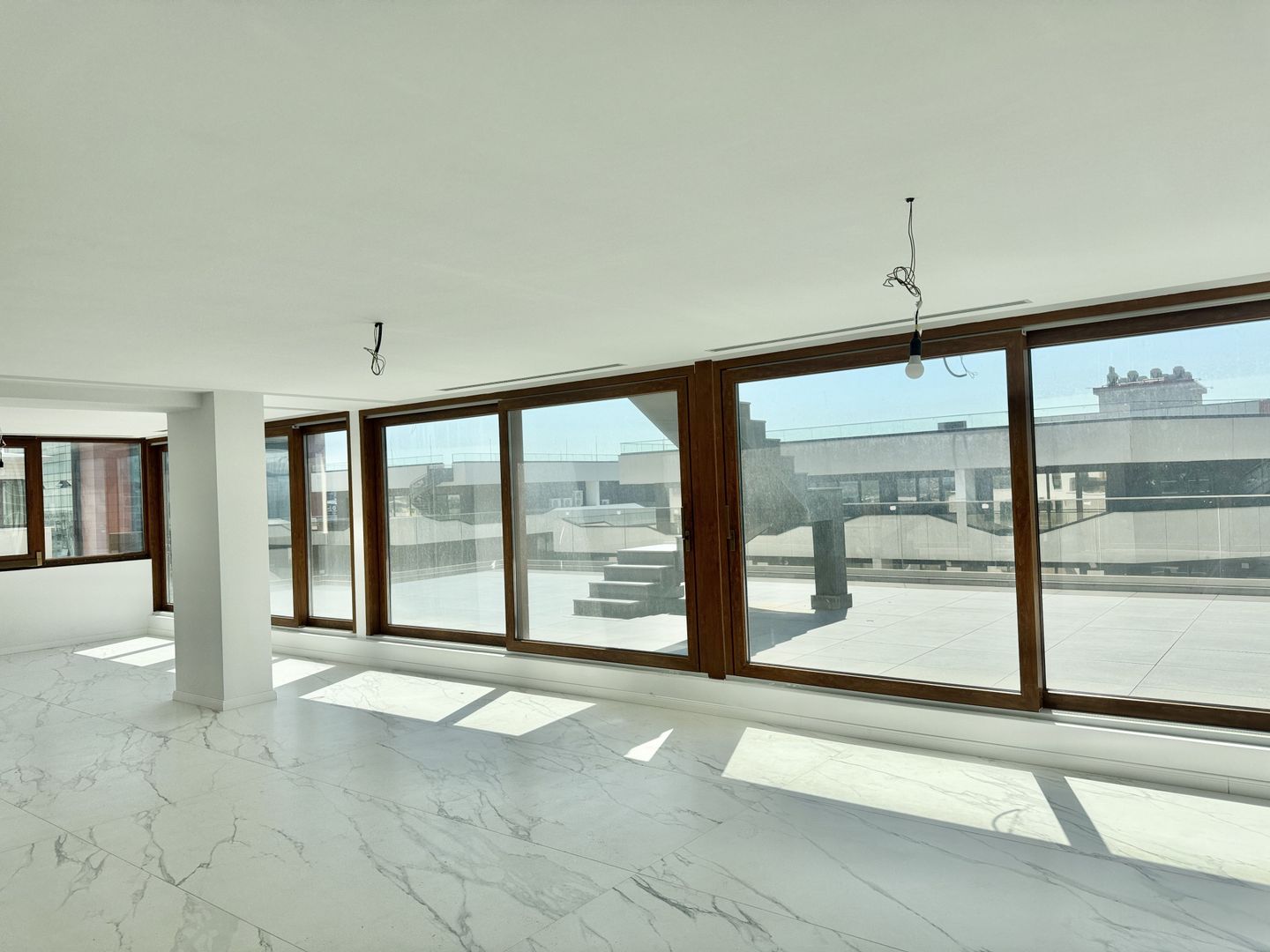 Penthouse 4 camere cu rooftop 150mp - Poză 3