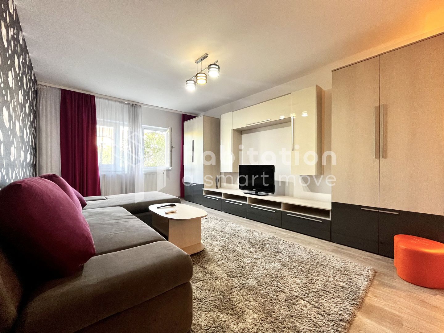 Apartament 3 camere, decomandat, etaj 2, amenajat, in zona Aradului - Poză 1