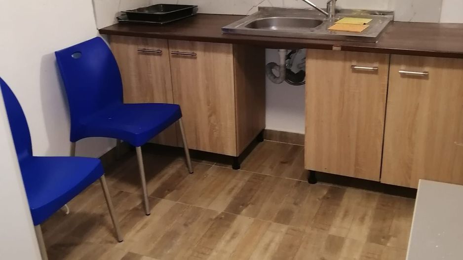 Etaj de inchiriat/ camere+ bai/bucatarie/spalatorie - Poză 17