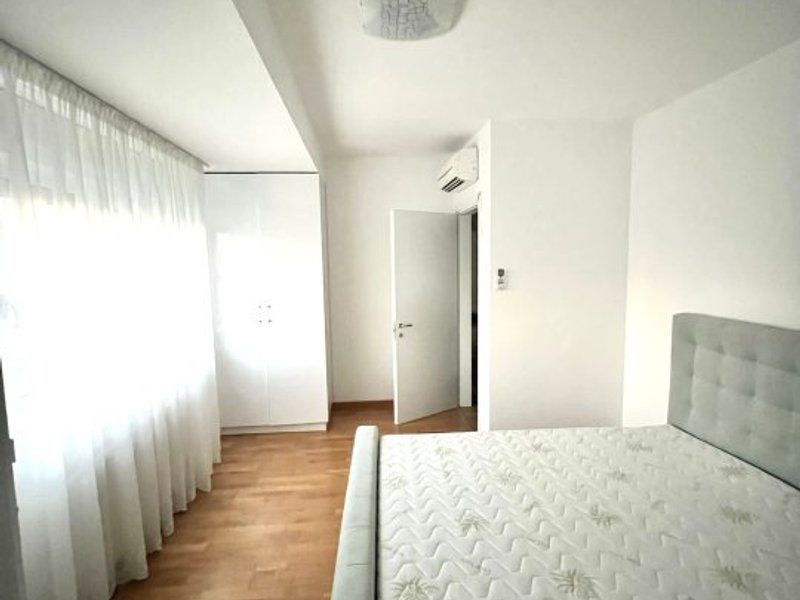 Penthouse cu 4 camere, terasa 132 mp, zona Torontalului - Poză 10