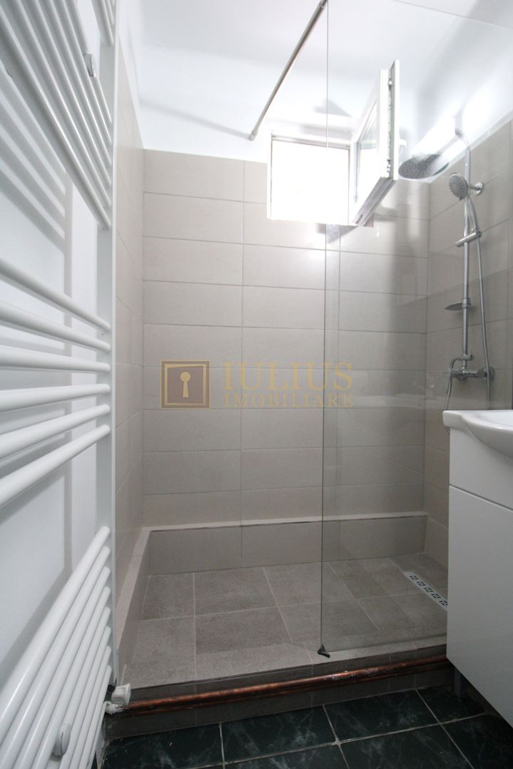 Piata 700; centrala proprie, la prima inchiriere dupa renovare. - Poză 9