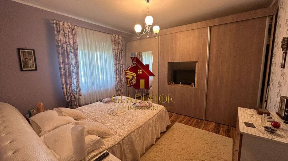 Vila impresionanta Husi + 2835 mp teren, P+1+M, constructie deosebita - Poză 7