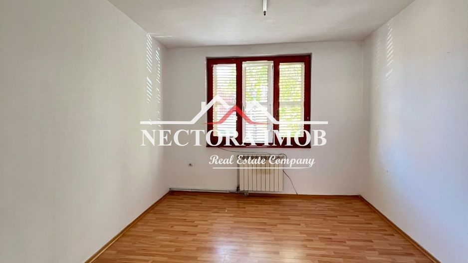 NECTORA IMOB-Casa 4 camere, 3 garaje, 200 mp,Str. C-tin Tanase,Central - Poză 3