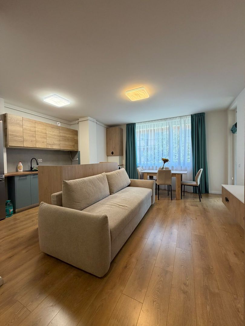 Apartament 3 camere, 2 bai, balcon, etaj intermediar, parcare - Poză 1