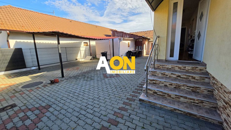 Casa cu 2 camere + anexe, toate utilitatile, 295 mp teren, zona Centru - Poză 3