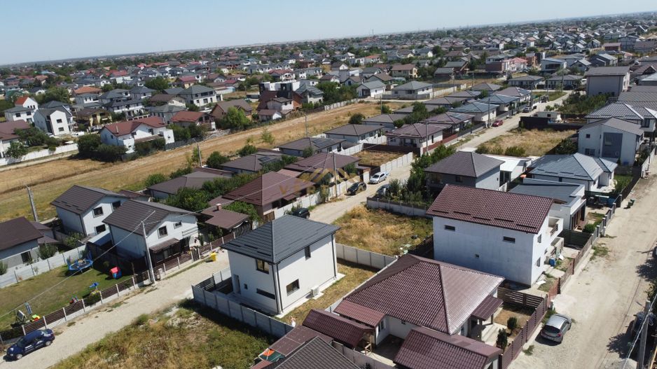 Vila la intrare in comuna Berceni - Poză 12