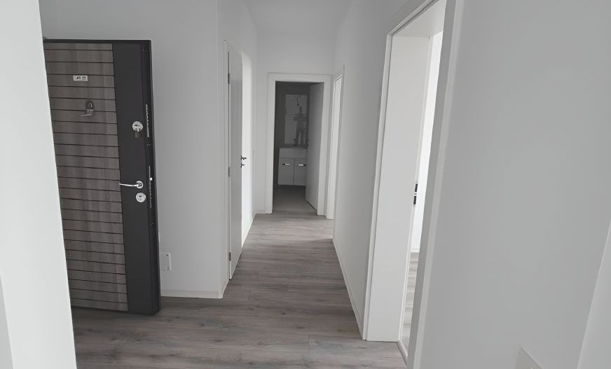 Apartament cu 3 camere, 2 bai, bloc nou et.2, Centru - Poză 6