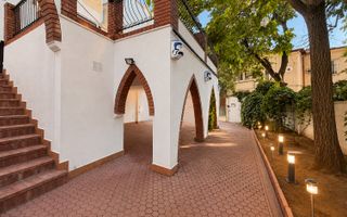 Vila zona Stefan cel Mare - 380 mp teren - 452 mp utili, Rezidential / Office - Poză 1