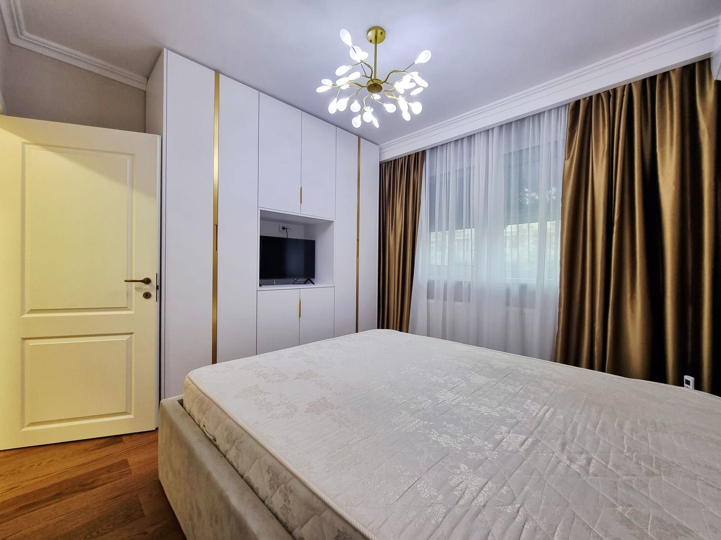 2 Camere Mobilat Premium, Parter, la Metrouri 1 Mai & Grivița - Poză 9