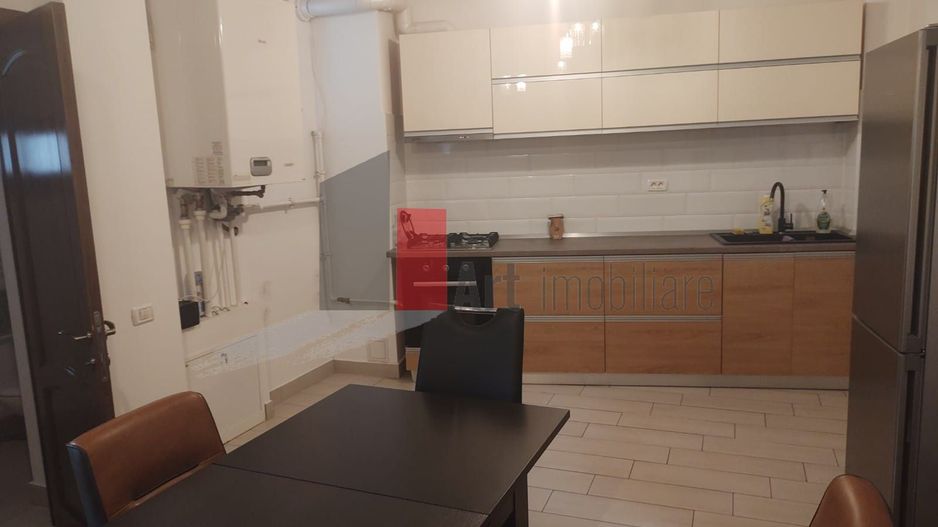 Vilă Occidentului - birou sau locuintă - Poză 6