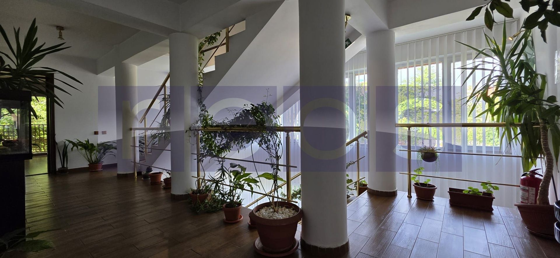 INCHIRIERE CASA 7 CAMERE | PISCINA ACOPERITA | ZONA VATRA LUMINOASA - Poză 9