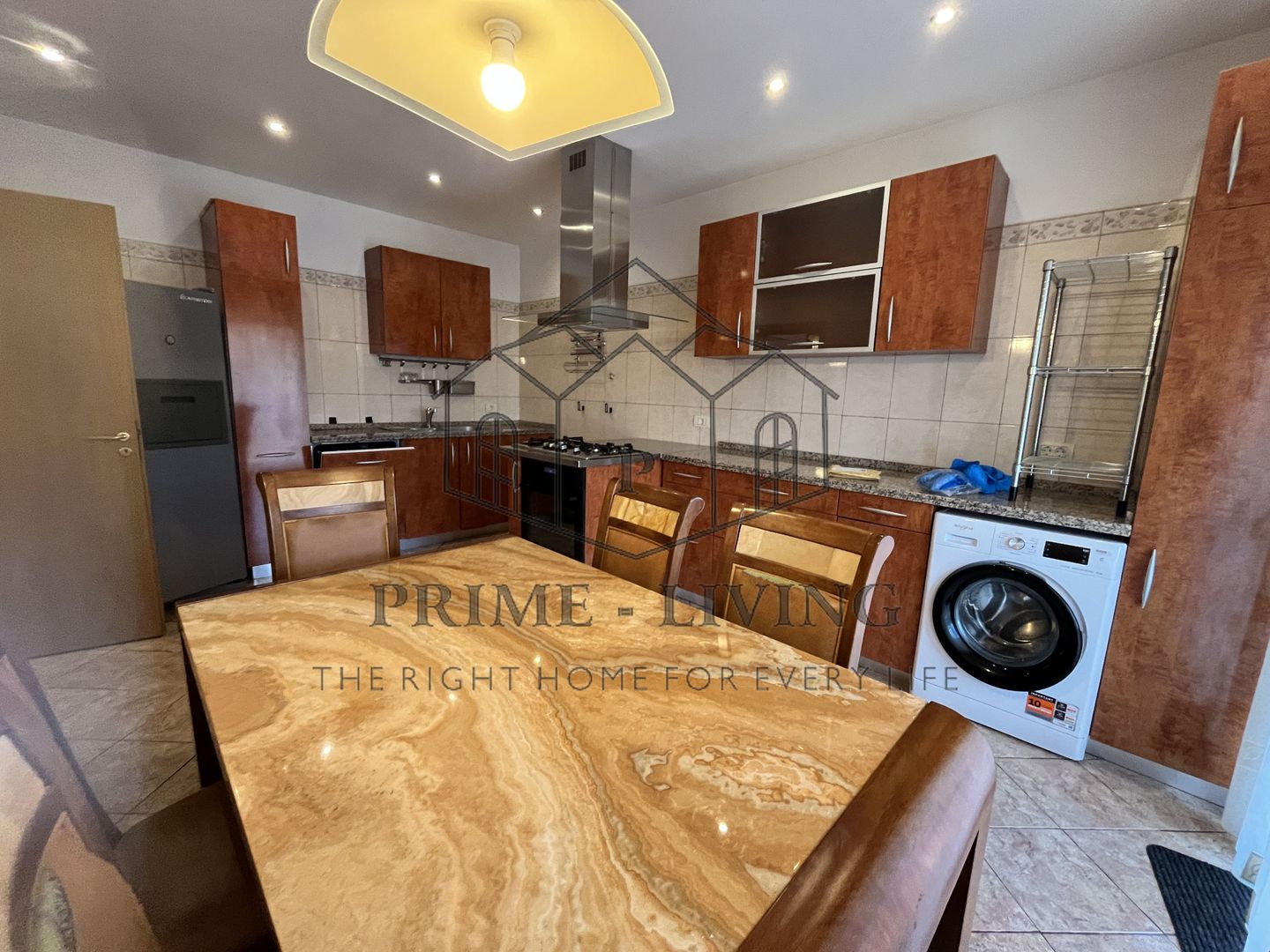 VILA CU 7 CAMERE IN COMPLEX REZIDENTIAL IN IANCU NICOLAE - Poză 12