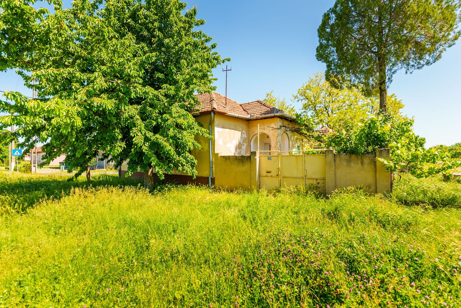 Casă cu potențial în Iratoș - Poză 17