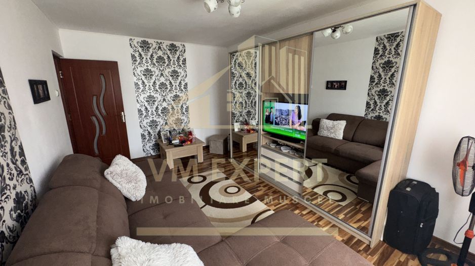APARTAMENT 3 CAMERE ETAJ 4 VISOI - Poză 2