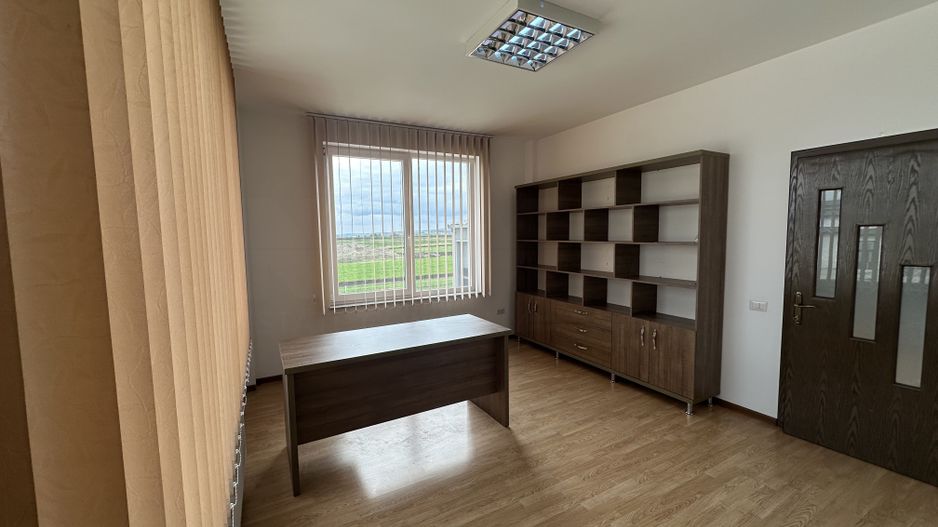 Birouri de închiriat | 20 MP | Etaj 1 | Paza + Supraveghere - Poză 1