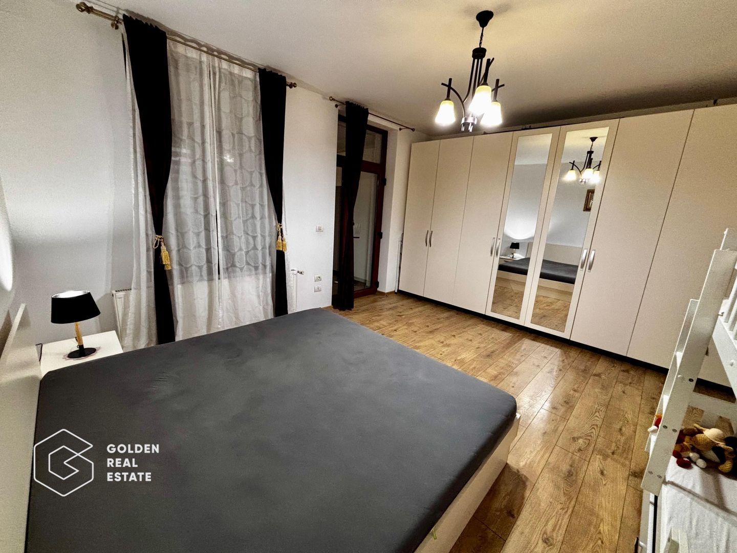 Apartament spatios la curte,  2 camere, complet renovat, Aradul Nou - Poză 2