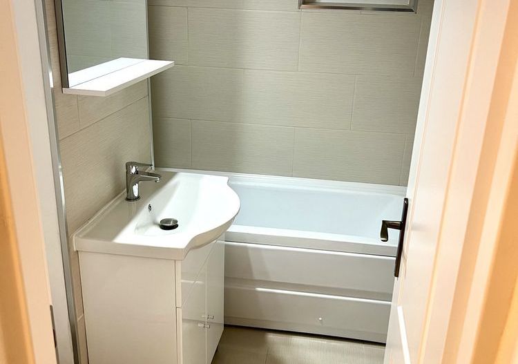 Decebal – Unirii | Garsonieră decomandată 43 mp | Centrală proprie | Renovată in - Poză 8