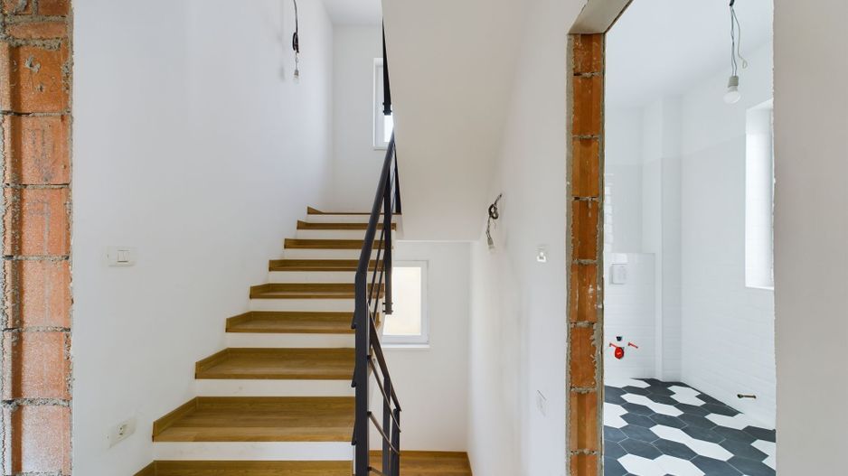 Duplex elegant cu 3 dormitoare în Ghiroda - Poză 5