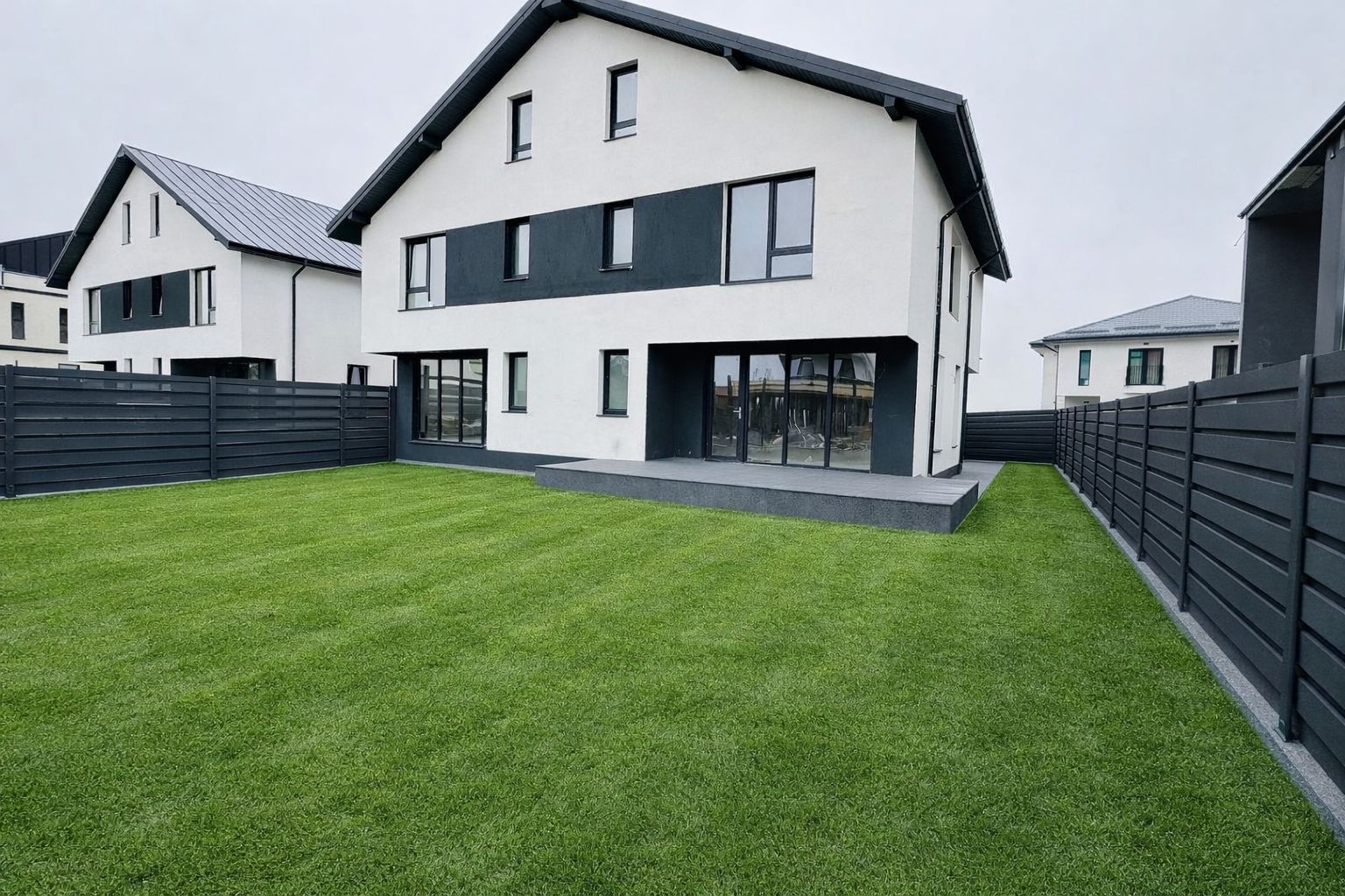 Vile Otopeni 23 august 5 camere, TOATE utilitatile - Poză 1