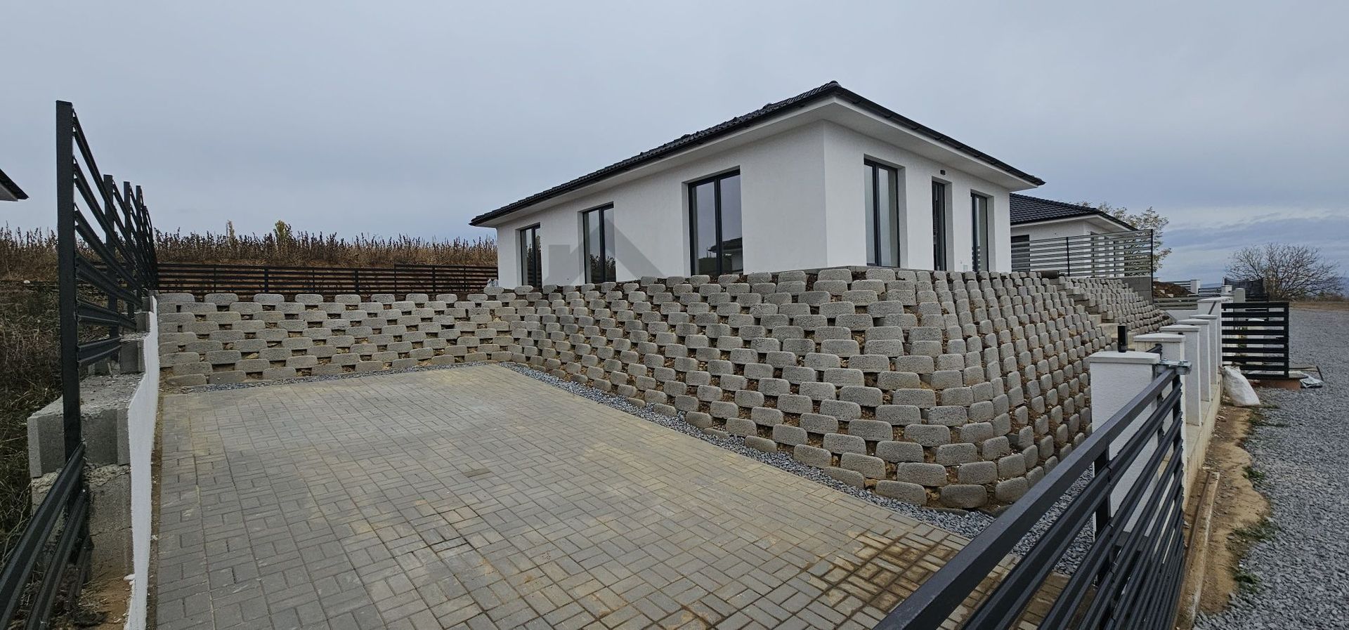 Inchiriez casa nouă - Poză 1